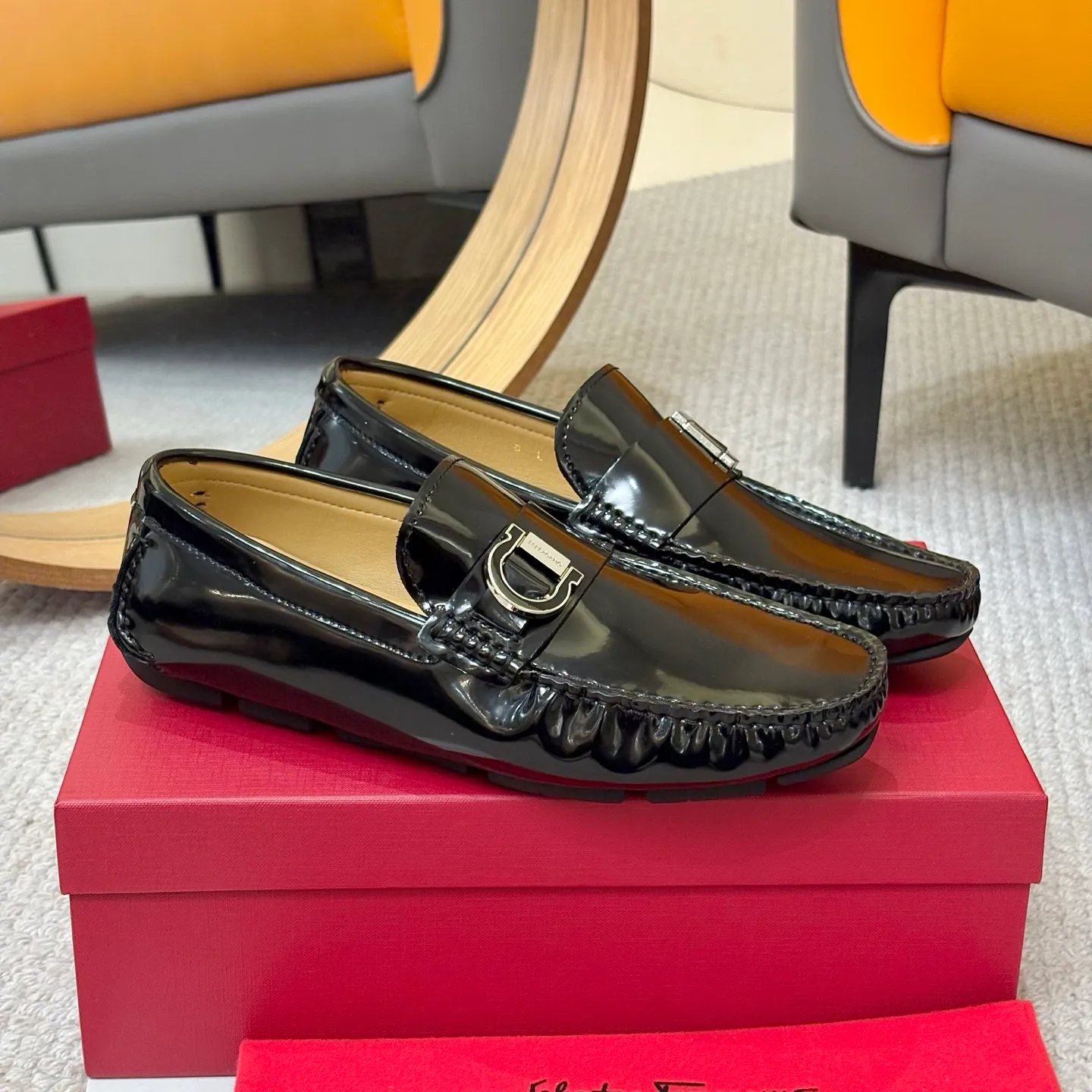 Men's men's shoes 💰420 (Yangli) Ferragamo 〰Ferragamo 2⃣️0⃣️2⃣️5️⃣ New series 👊🏻 Upper 🇮🇹 Italian imported calfskin, original outsole molding. Water-dyed sheepskin lining. The identity of every successful man is set off, and the upper and lower shoes are elegant and stable🚶🏻🚶🏻The high-end custom counter original replica is an eternal classic🔍️Number of codes: 38-46 with counter packaging